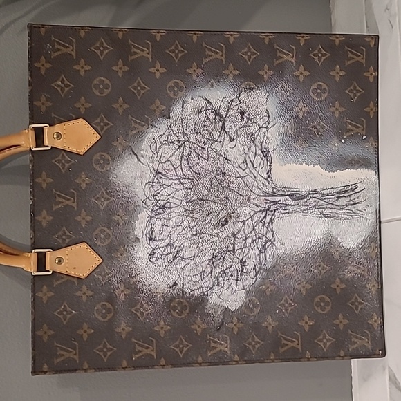 SOLD - Authentic Louis Vuitton - Picture 4 of 11